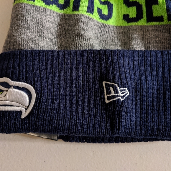 Seattle Seahawks Knit Beanie with Pom Pom - NFL - Picture 4 of 6